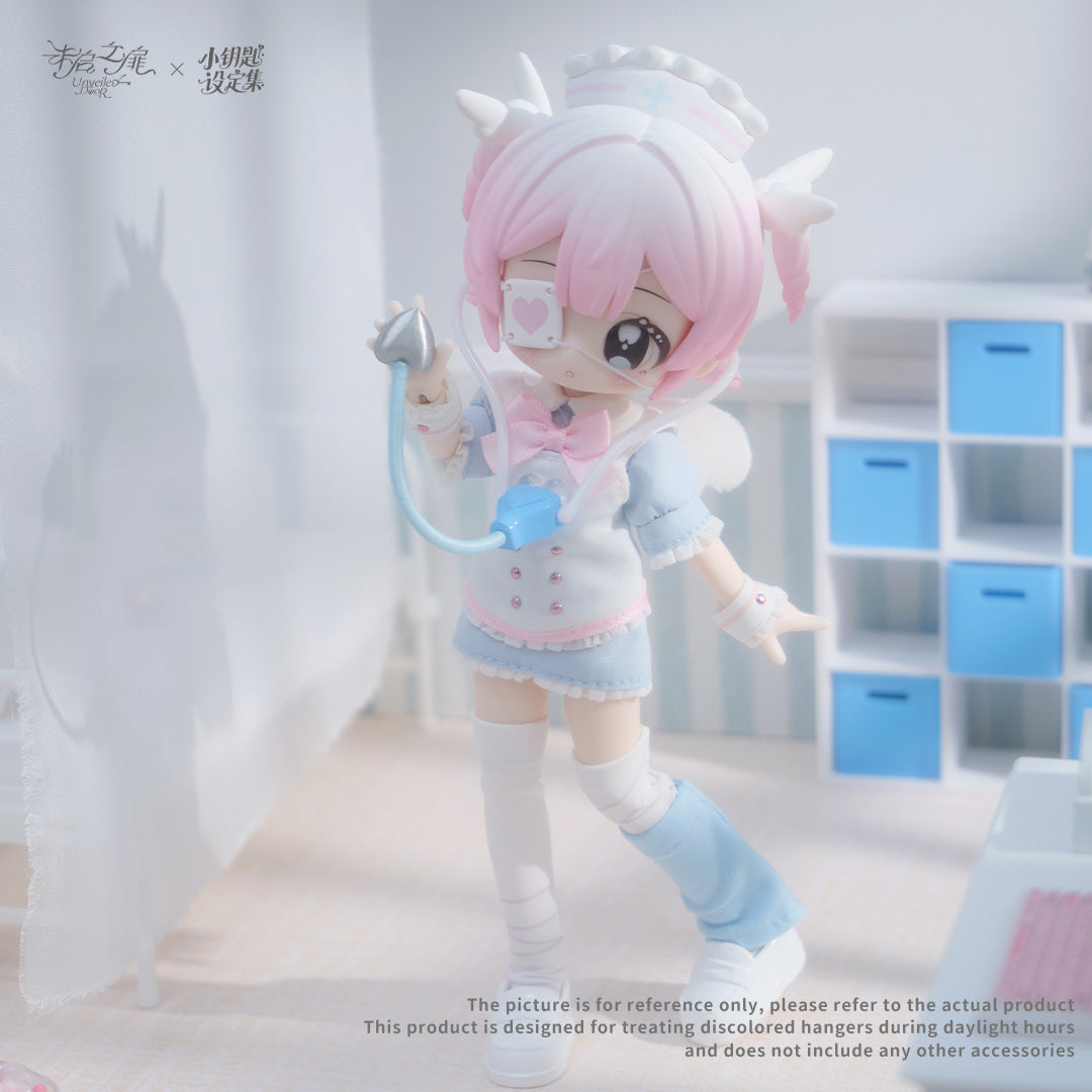 Small Key Set - Daylight Therapy - Carded Figure - heterochromatic