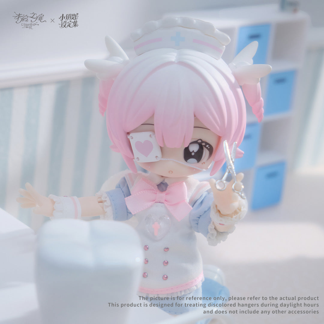Small Key Set - Daylight Therapy - Carded Figure - heterochromatic