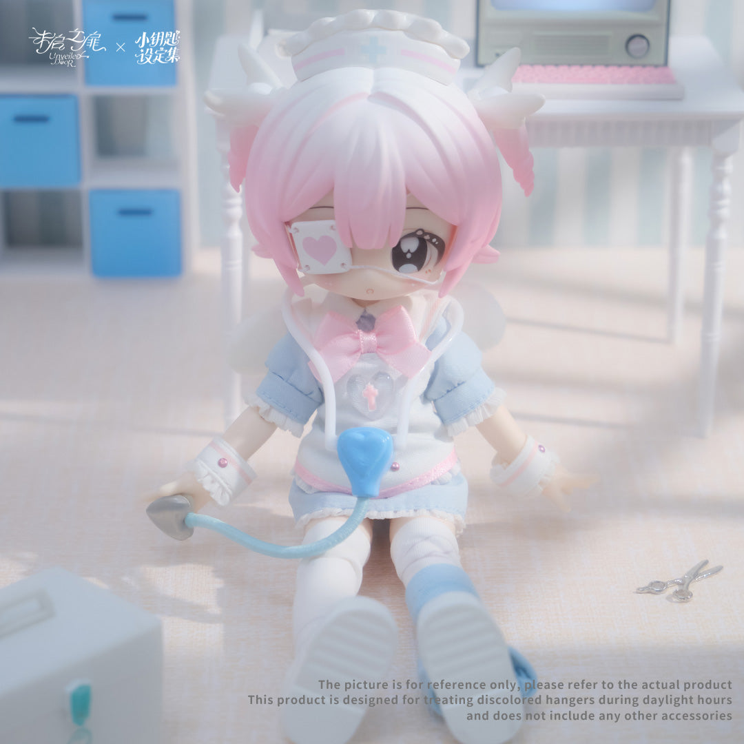 Small Key Set - Daylight Therapy - Carded Figure - heterochromatic