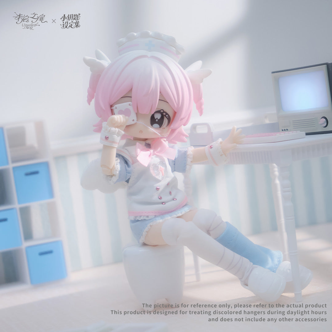 Small Key Set - Daylight Therapy - Carded Figure - heterochromatic